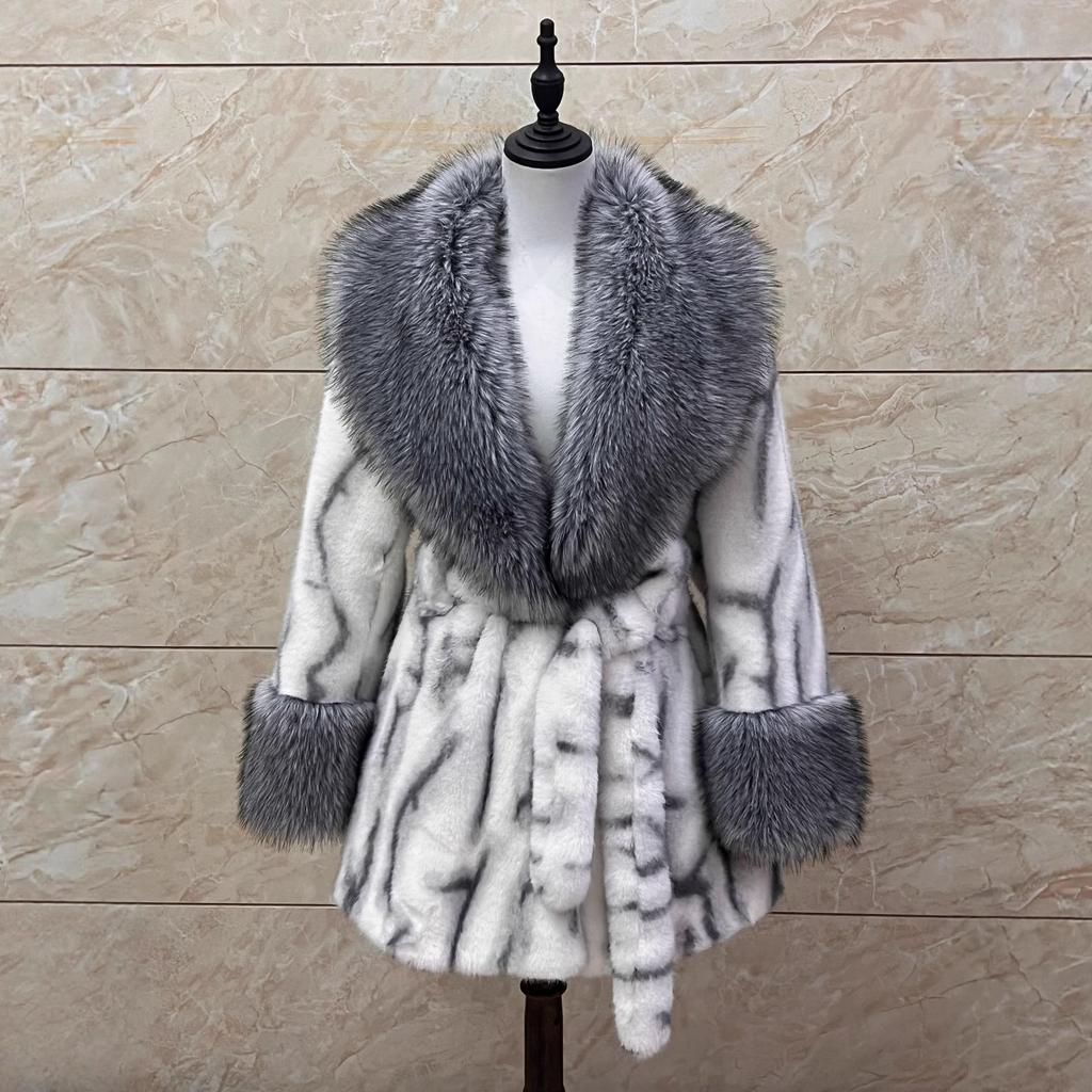 2025 New Winter Women's Fur Coat Imitation Fur European and American Fox Fur Coat New Gold Mink Fur Outer
