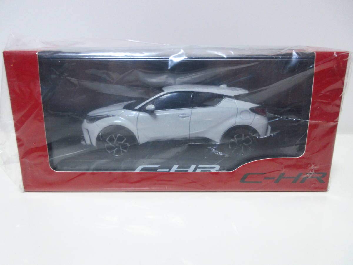 

Toyota Нова 2019 Останній Модель Пізній CHR Не для Продажу Зразок Кольору Мінікар Білий Перламутровий Кристал Блиск 1/30 C-HR