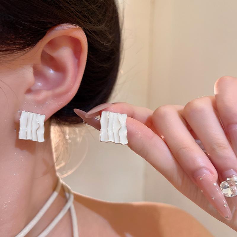 Серьги-пусеты женские геометрические овальные белые с капельной глазурью в ретро-стиле Гонконга, темпераментные, неправильной формы