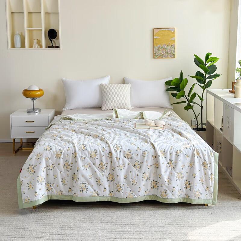 

Red Dragonfly Flowery Dream Summer Cool Quilt