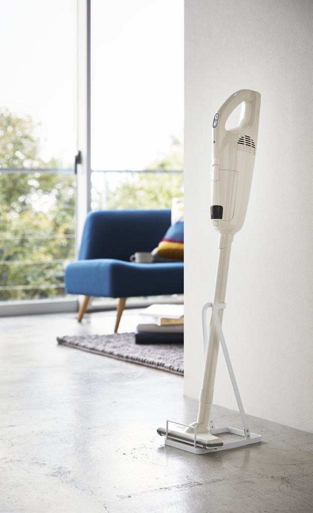 Yamazaki Stick Vacuum Stand, White, Approx. W15 X D24 X H38cm, Plate, Cordless Vacuum Cleaner Stand, 3275