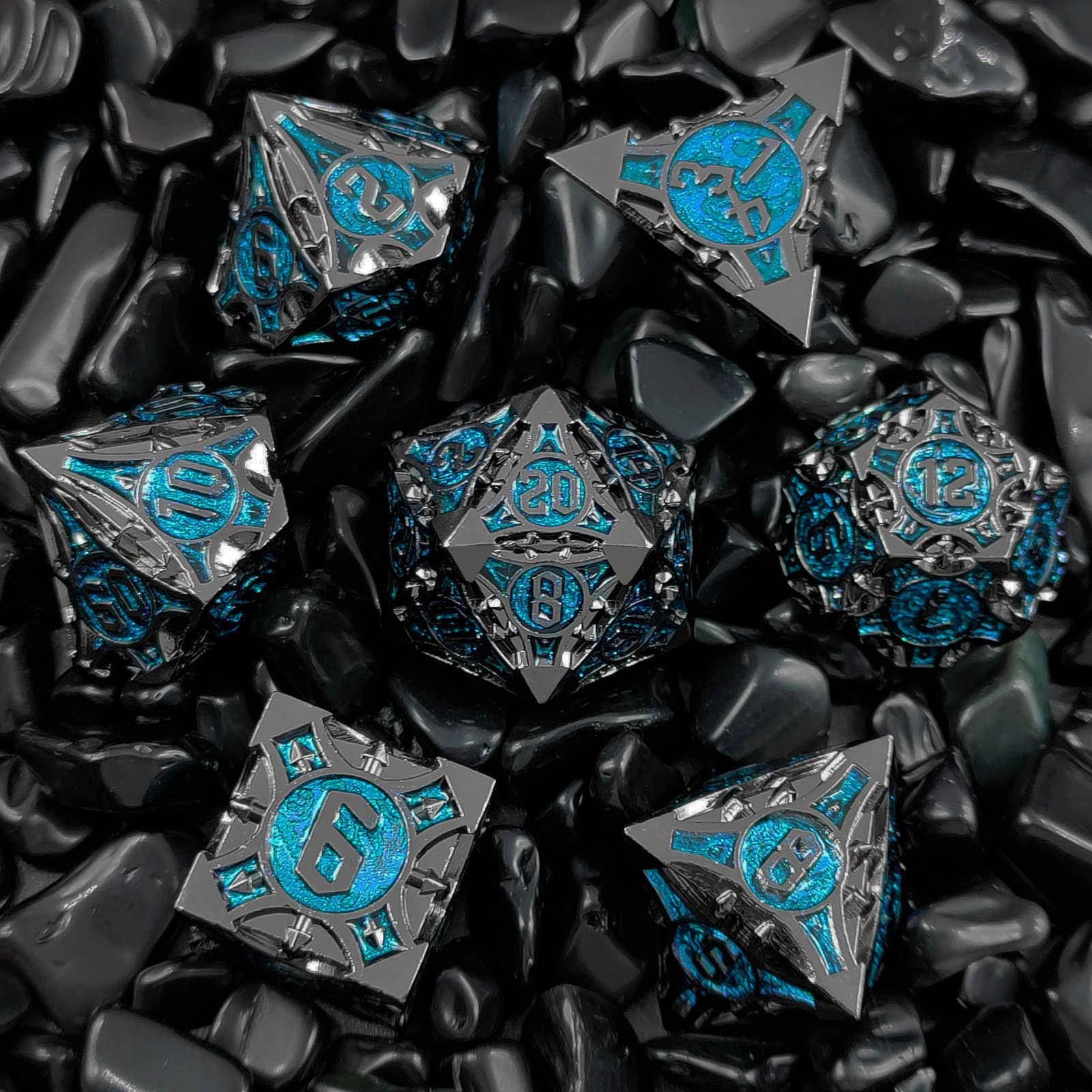 

Металлический набор игральных костей DND D20 Polyhedral, подходит для Dungeons and Dragons RPG MTG Role Playing Pathfinder, настольные игры, аксессуары с сумкой для хранения чёрный/синий
