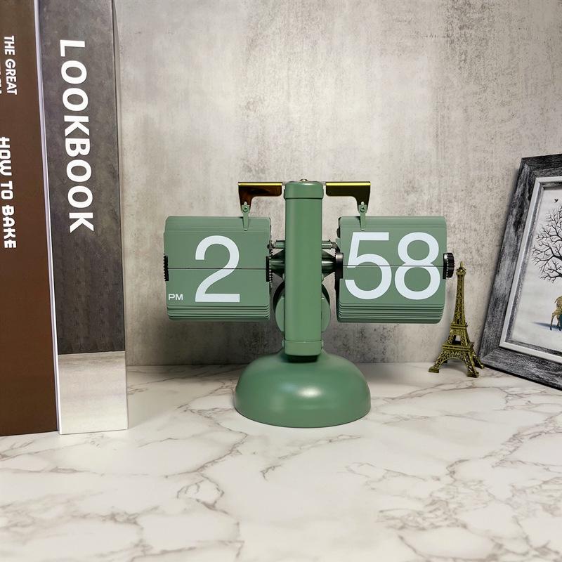 Nordic Light Retro Flip Clock: Stylish Desktop & Mantel Clock for a Simple, Luxurious Home
