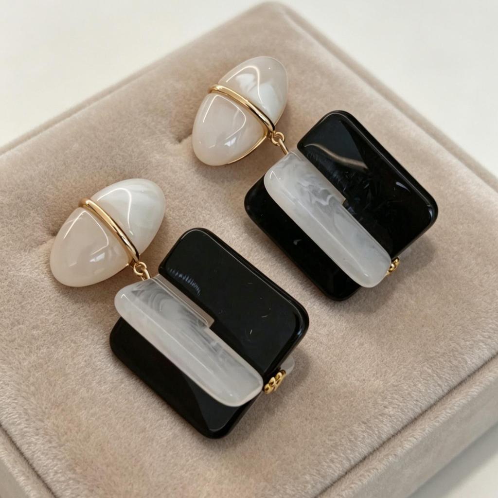 Vintage Black Series Stud Earrings 925 Silver Needle Minimalist High-End Personality Accessories for Women