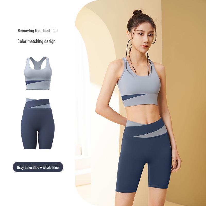 Peach Seamless Sports Suit: Slimming, Shaping, Yoga & Running Outfit for Women
