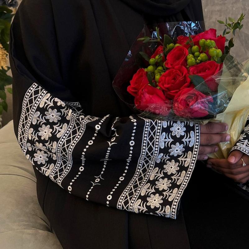 Abaya Brodée pour Femmes Musulmanes Robe Dubaï Cardigans Longs Décontractés Amples Kaftans Islamiques Robe Ouverte sur le Devant Longueur Maxi