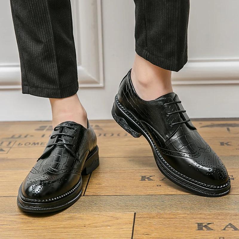 Derby Shoes Men PU Low-heeled Round Toe Lace-up Brogue Carved Hollow Breathable Wear-resistant Business Formal Men Shoes