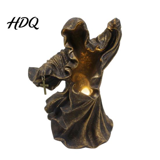 Waterproof Garden Statue Resin Gothic Halloween Statue Spooky Tabletop Ghost Decoration with Light Stable Sculpture Mysterious Faceless Robe