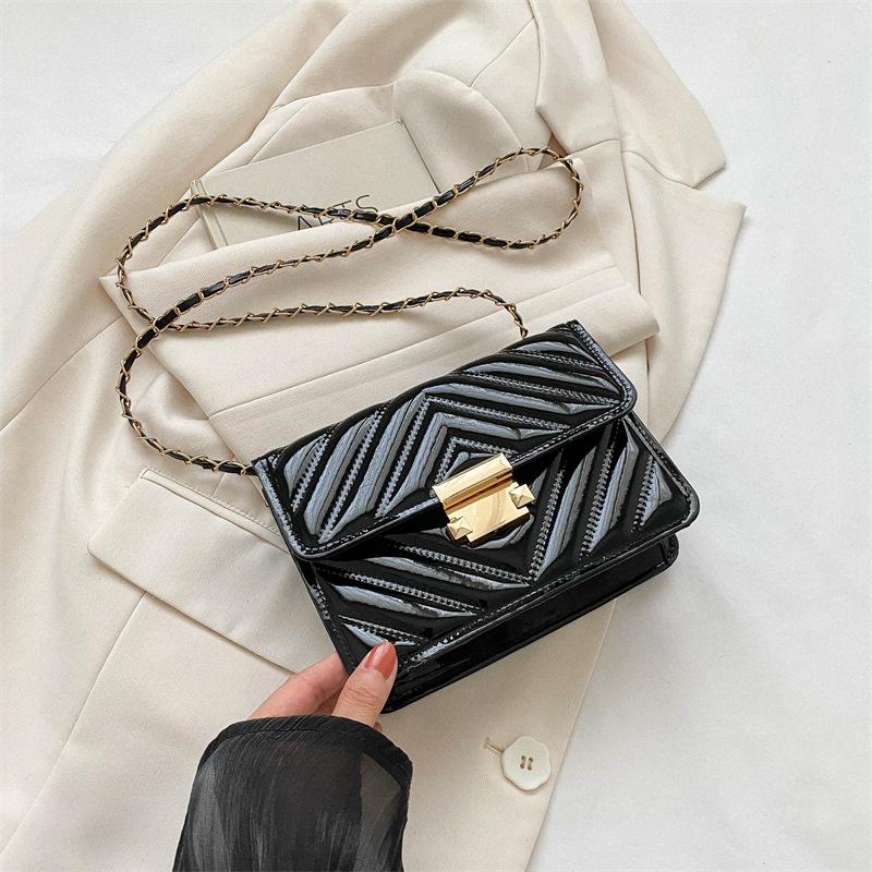 2025 summer new popular fashion casual shoulder bag simple striped oblique span bag casual retro small square bag women