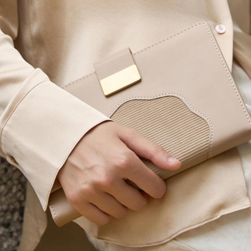 A5 Thick Leather Notebook, Buckle Business Notepad, Meeting Record Book, Travel Log, Student Diary, Excerpt Book, 100 sheets 200 pages