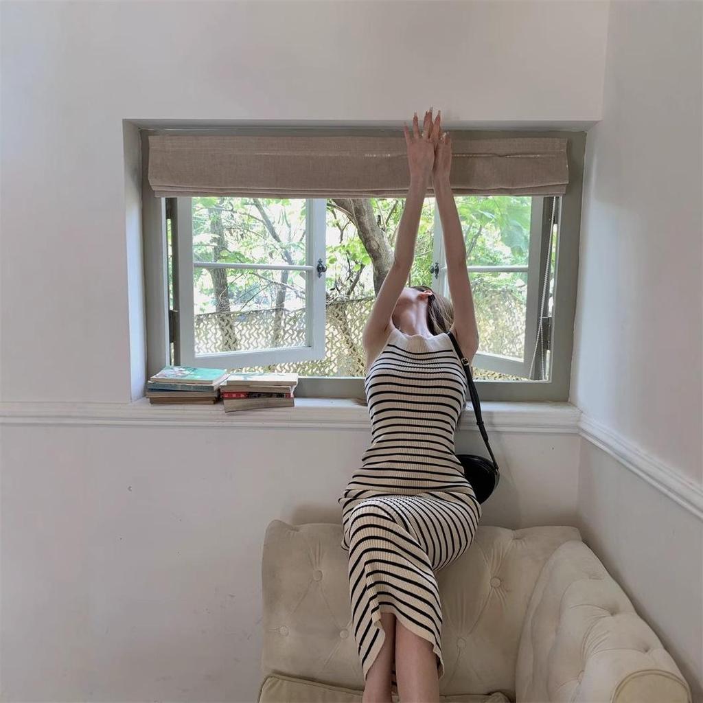 Hongkong Spicy Girl Gestricktes Gestreiftes Ärmelloses Slim Fit Midilanges Sommerkleid