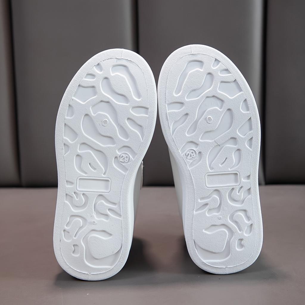 [Niedliche Kinder-Sneaker] Niedliche Kinder-Freizeit-Sneaker | Herzmuster Weiß & Rosa Low-Top Schnürschuhe, Runde Zehenpartie, Obermaterial in Lederoptik, Stoff-Innenseite