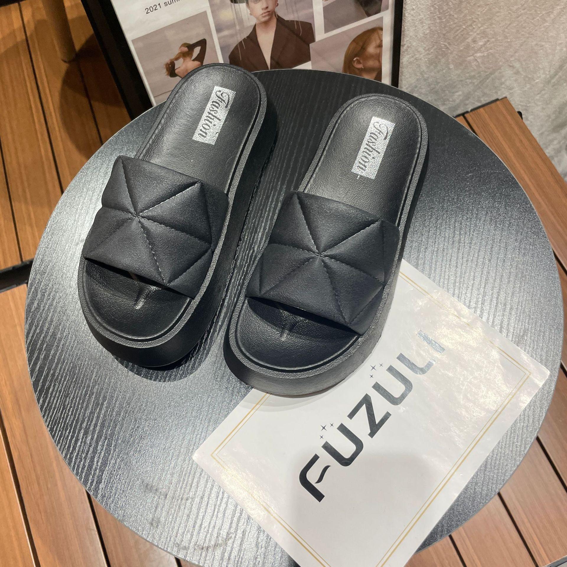 

Тапочки женские летние модные толстые домашние нескользящие для ванной комнаты для пар пляжные классные тапочки 40