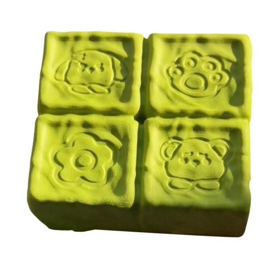 

Slow-Rising Squeeze Toy Soft PU Fidget for Stress Relief Realistic Fruit-Shaped Decompression Gadget for Kids Adults зелёный