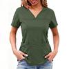 Top de uniforme de cuidador de manga corta con cuello en V de color para mujer con bolsillos de color