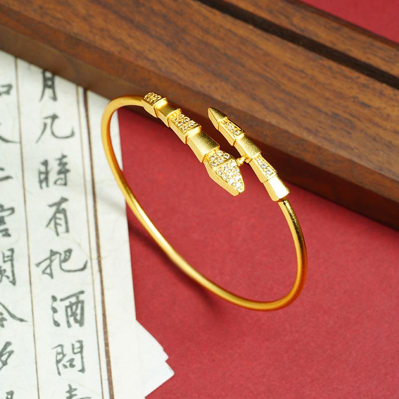 Light Luxury Diamond-encrusted Snake-shaped Buckle Bracelet for Women, Palace Style Jewelry Bracelet One Size(16-22CM)
