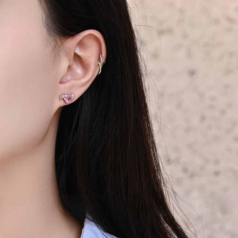 Kleine rosa Diamant-Ohrringe mit Liebesflügeln, exquisites, leichtes, luxuriöses, süßes, mädchenhaftes Nischendesign