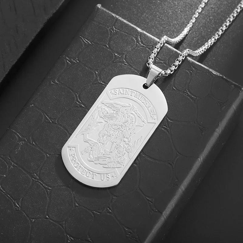 Fashion Hip Hop Stainless Steel Double Koi Fish Medal Pendant Necklace for Men and Women Fashion Lucky Jewelry Gift