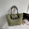 Large-capacity Diamond-shaped Hand-held Shoulder Bag, Casual, Simple and Retro Tote Bag