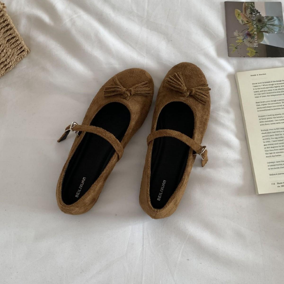 

2025 Mary Jane shoes sheep flip round head one-word buckle butterfly buckle shallow mouth single shoes retro flat shoes wedding shoes 39