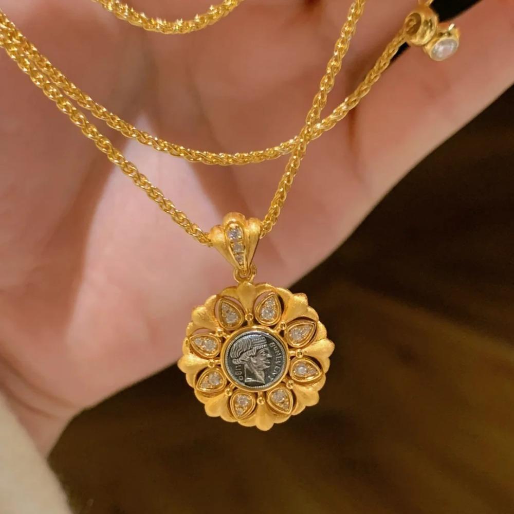 

Vintage Coin Necklace Lucky Goddess Pendant French Retro Minimalist Fashion Jewelry Sun God Charm