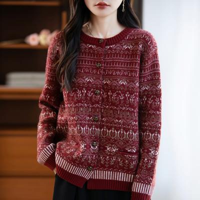 A New Retro Style Thickened Round-neck Knitted Cardigan for Women with Jacquard Loose Top In Autumn and Winter
