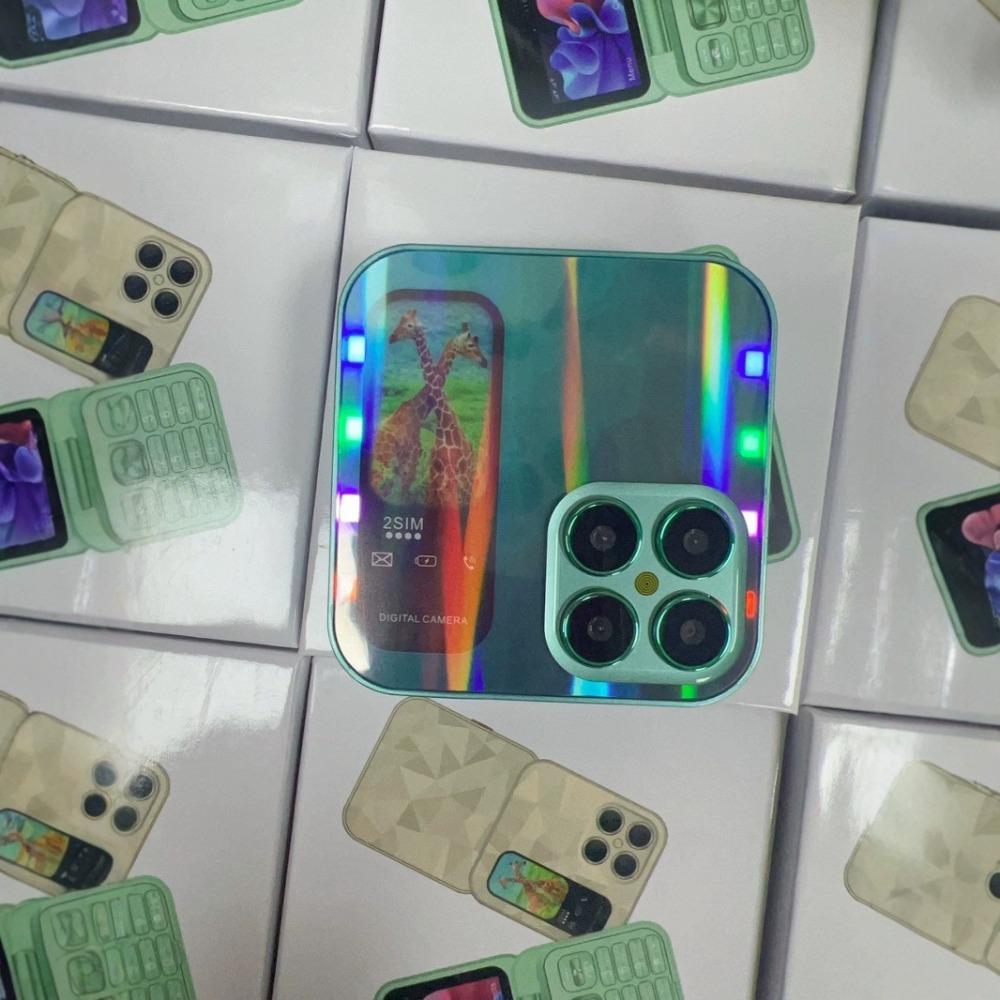 I18/17pro Folding Screen Mobile Phone 2.4 Inch Flip F5 Marquee Elderly Mobile Phone