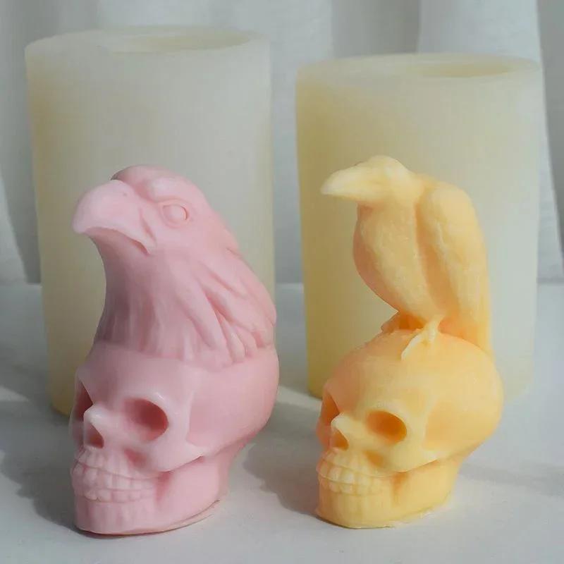Halloween Skull Handmade Creative Mould Crow Eagle Stepping On Ghost Head Skull Aromatherapy Candle Gel Mould Plaster Drip Mold
