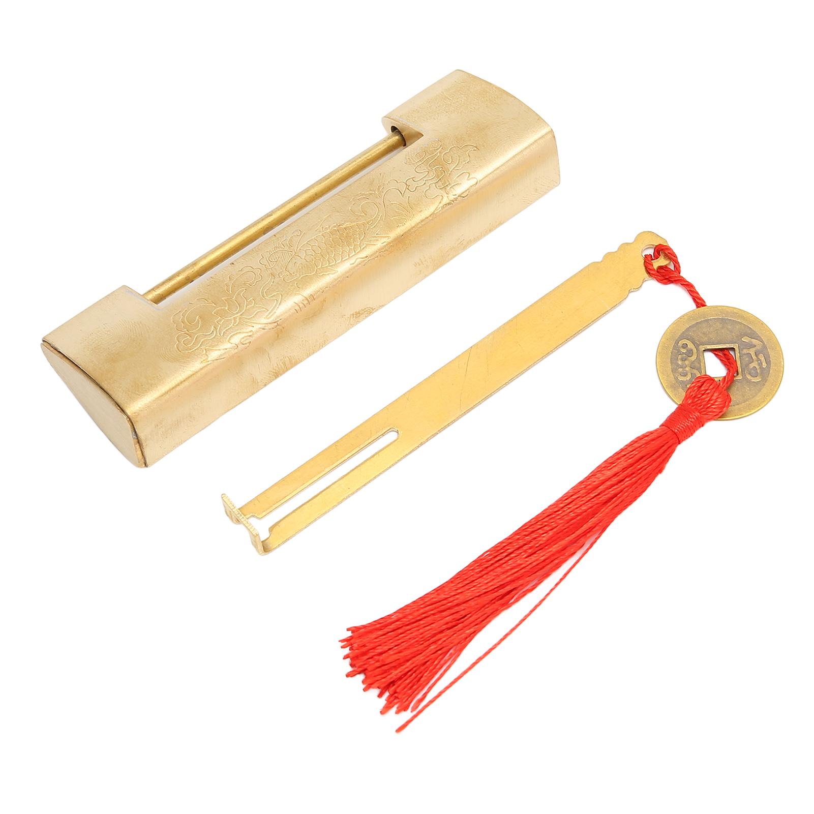 

Brass Antique Padlock Spacing 5.9cm Exquisite Rustproof Chinese Old Style Fish Horizontal Padlock for Jewelry Boxes