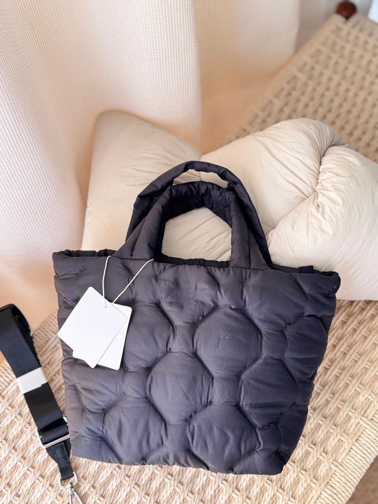 Fashion Cloud Tote Shoulder Bag Age Reduction Atmosphere Lazy Quilting Portable Messenger Bag Bag