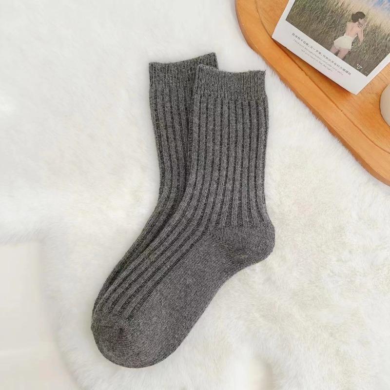 Women's Autumn and Winter Warm, Soft and Pure Color Wool Socks, Retro Thickened Twisted Medium Long Tube Pile Socks, Wool Socks