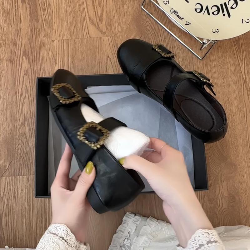 French retro Mary Jane shoes girl summer 2025 new fairy style skirt versatile one-word buckle belt leather shoes tide