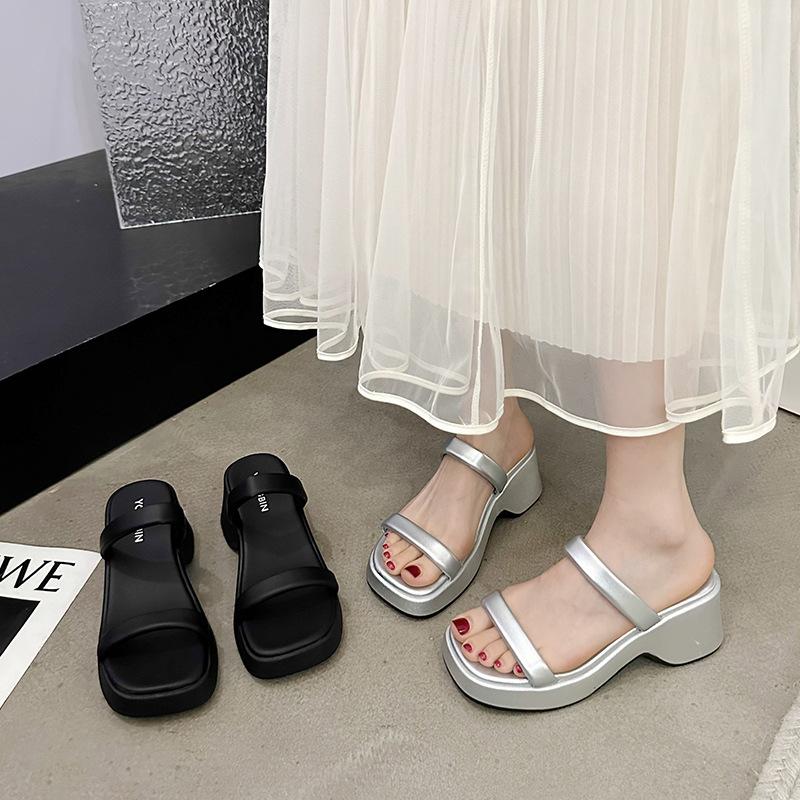 Women's muffin thick-soled heightening sandals women's summer wear high-end black French fairy high-heeled one-word slippers