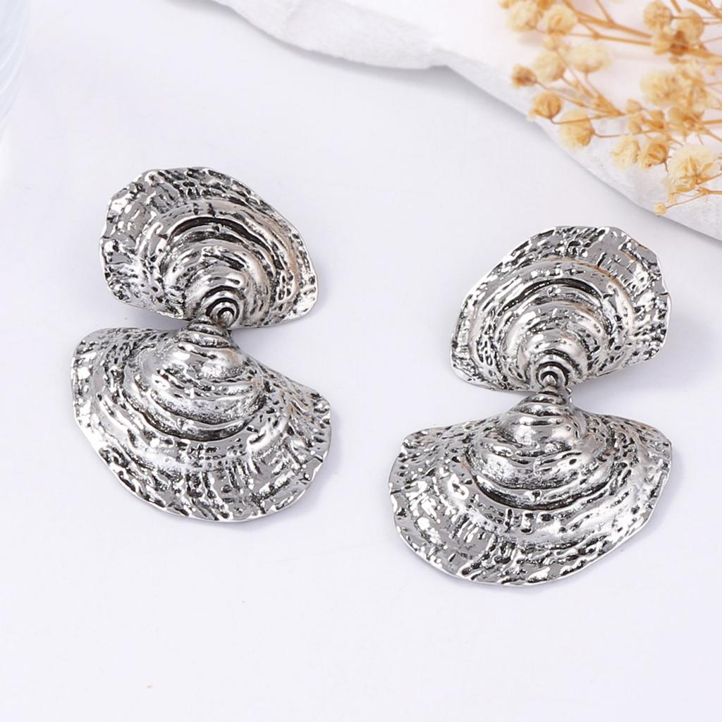 Personalized retro trend, light luxury style, design sense, alloy double shell-shaped earrings, beach vacation accessories