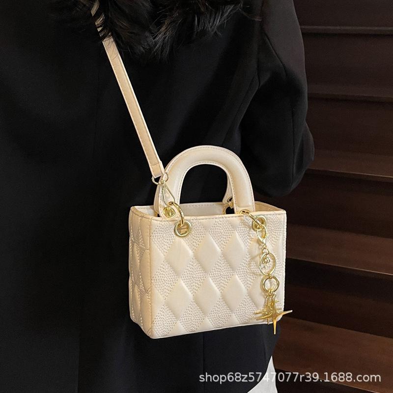 High-end fashion Dai Fei bag women's bag 2025 new commuter diamond handbag niche design one-shoulder crossbody bag