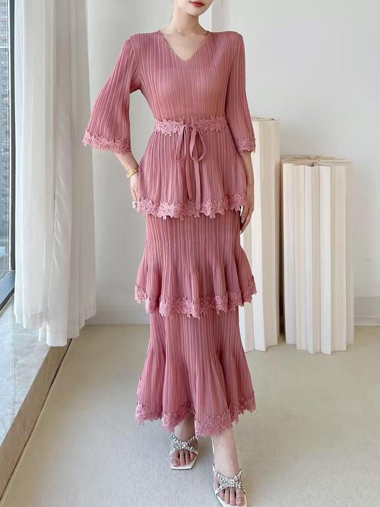 Miyake 2026 High-End V-Neck Tie-Up Layered Midi Dress