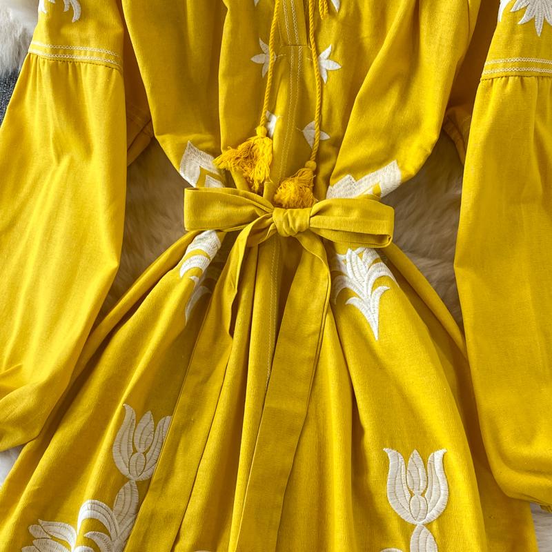 RUGOD Abito lungo da viaggio in stile etnico con ricamo girocollo con maniche a lanterna, abito stile bohémien retrò ampio scampanato femminile