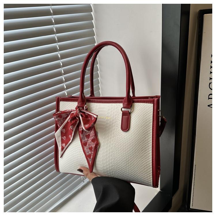 High Sense Fashion Women's Handbag Spring and Summer 2025 New Commuter Tote Bag Versatile Foreign Style Oblique Span Bag