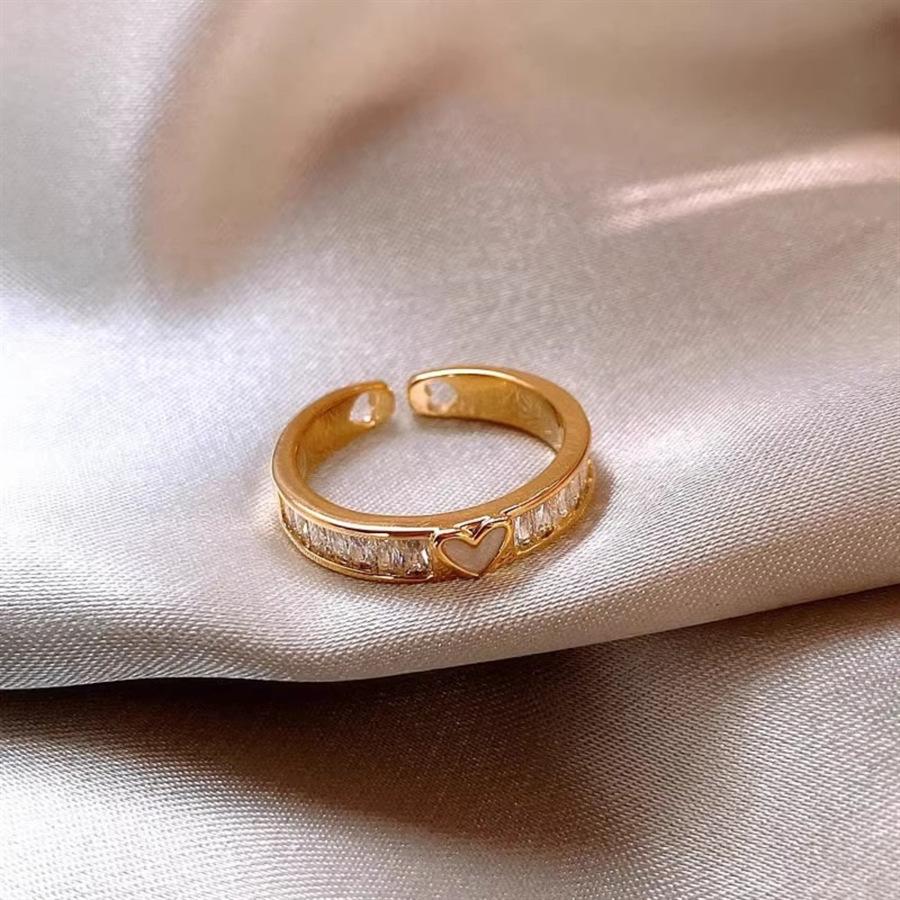 Female niche high-end sense, simple temperament, versatile, light luxury paired ring