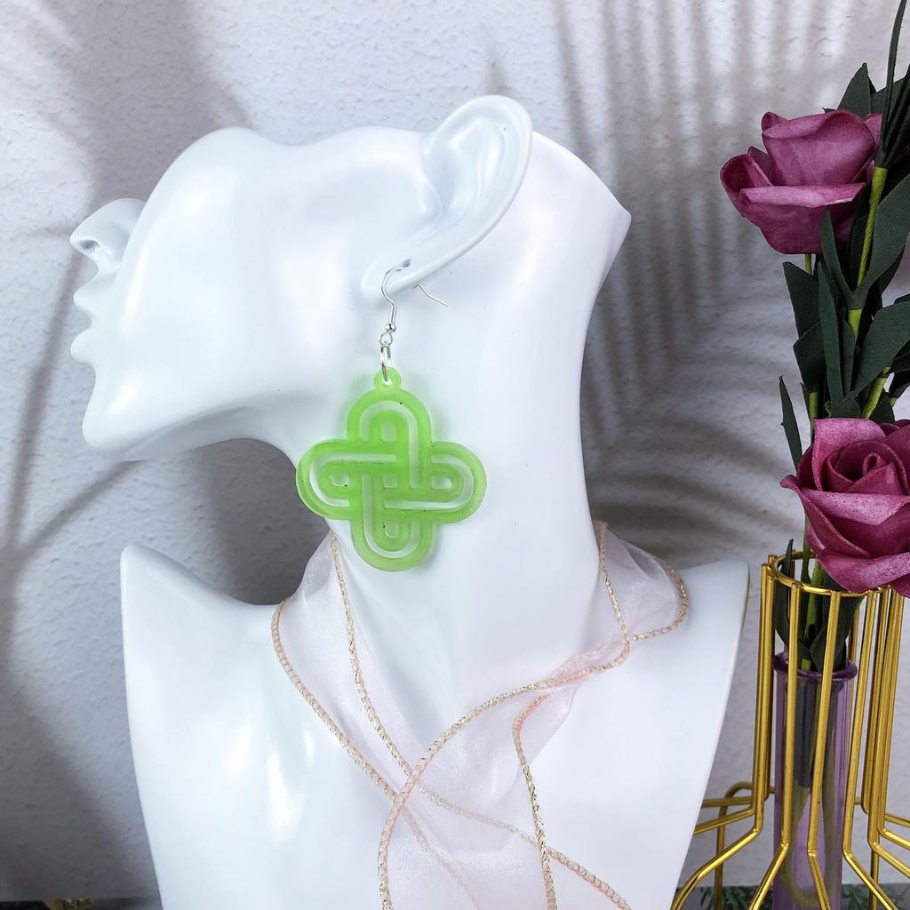 Flexible Silicone Mould With Celticed Knot Pattern Accessory for Resin and Clay Earring Creation for Craft Enthusiasts