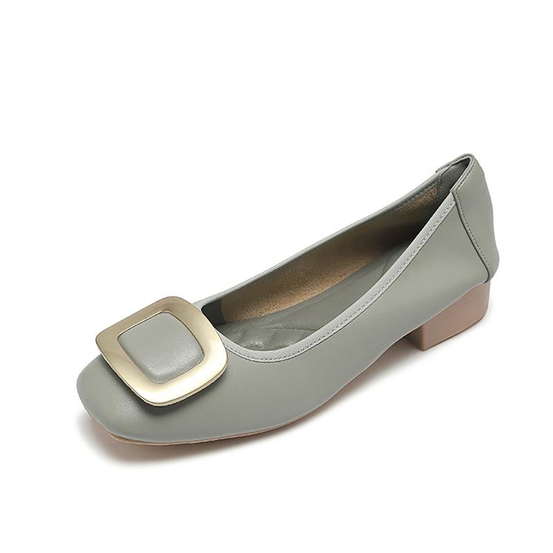 

Мягкая кожаная мягкая подошва с плоским дном и неглубоким горлом с металлической квадратной пряжкой. Универсальные и удобные женские туфли. 41 яблочный зеленый