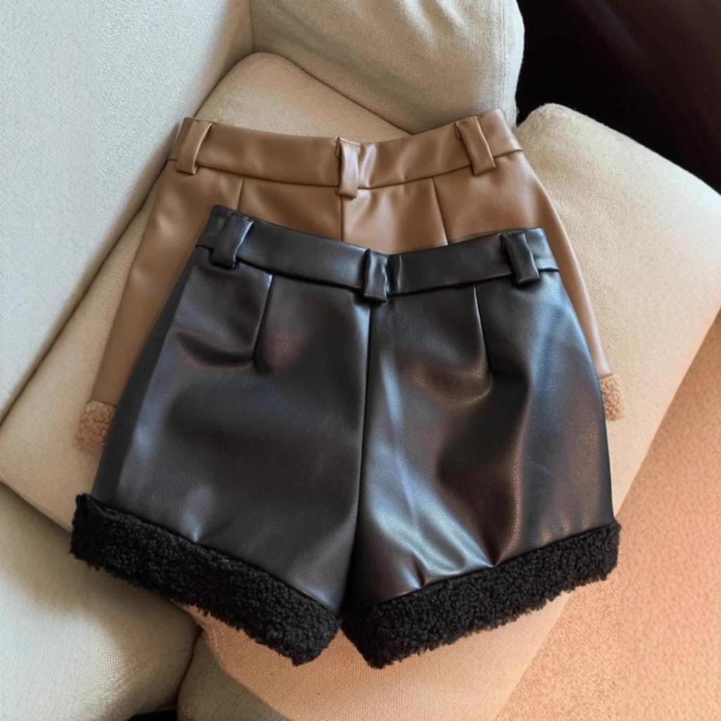 Maillard Women's Spring Retro Fur Spliced PU Leather Shorts & High-End Petite Leggings