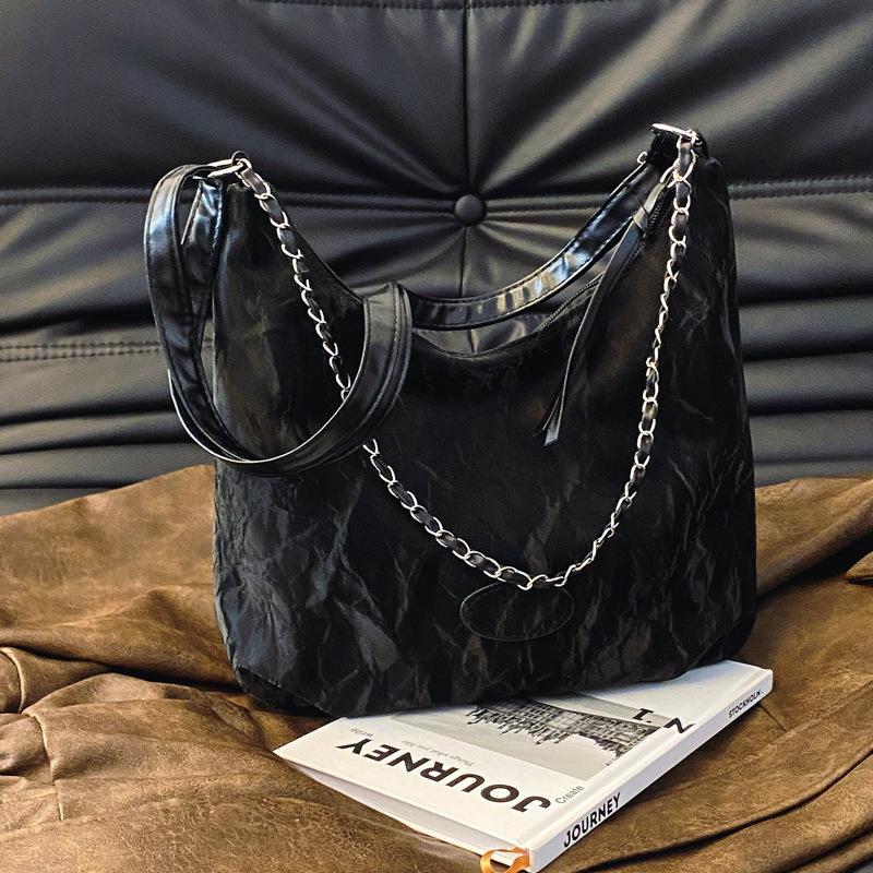 

Простая и модная большая сумка для поездок на работу 2024 года, новая летняя сумка через плечо в иностранном стиле, простая и модная сумка для поездок на работу Without pendant чёрный