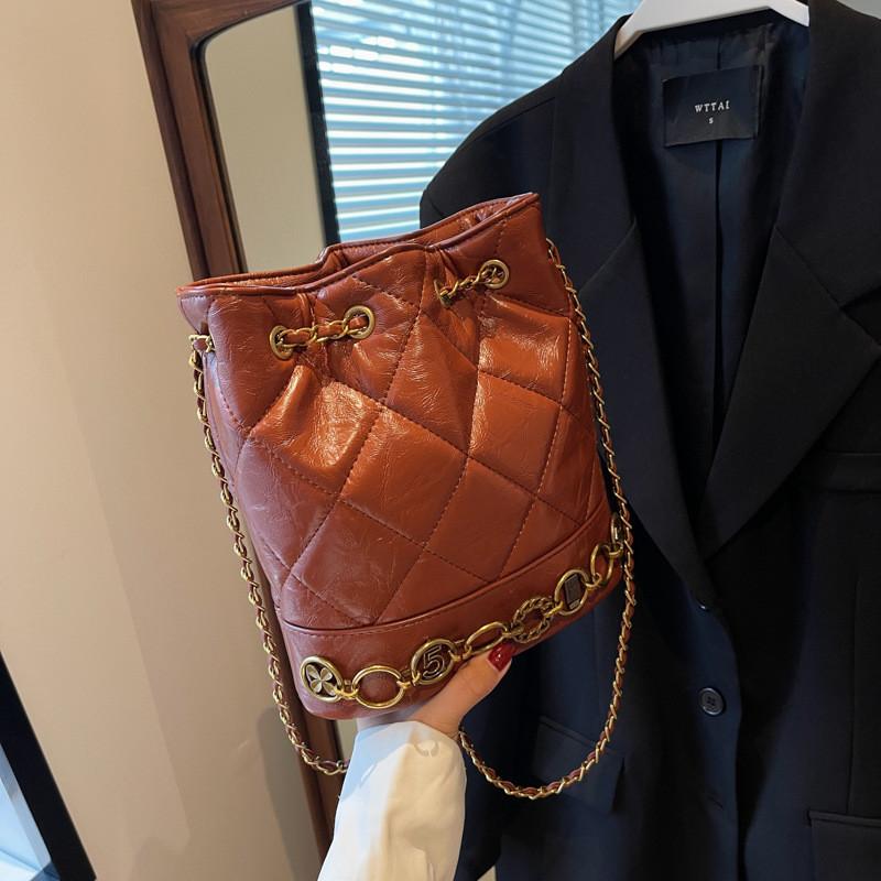 Stylish 2023 New Autumn Winter Small Fragrance Chain Bucket Bag For Women