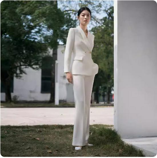 Women's Professional Slim Fit White Executive Suit Set