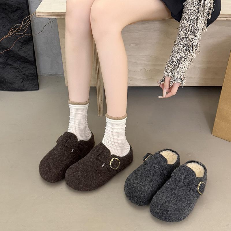 The woolen bag head woman wears a new thick bottom to increase the height, and the lazy person pedals half slippers with one foot.