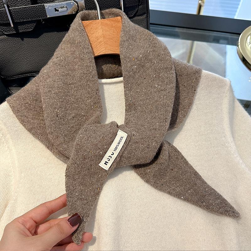 

British Korean Triangle Scarf Niche 100% Wool Triangular Scarf Women Headscarf Knitted Scarf Multi-functional Warm Knitted Scarf