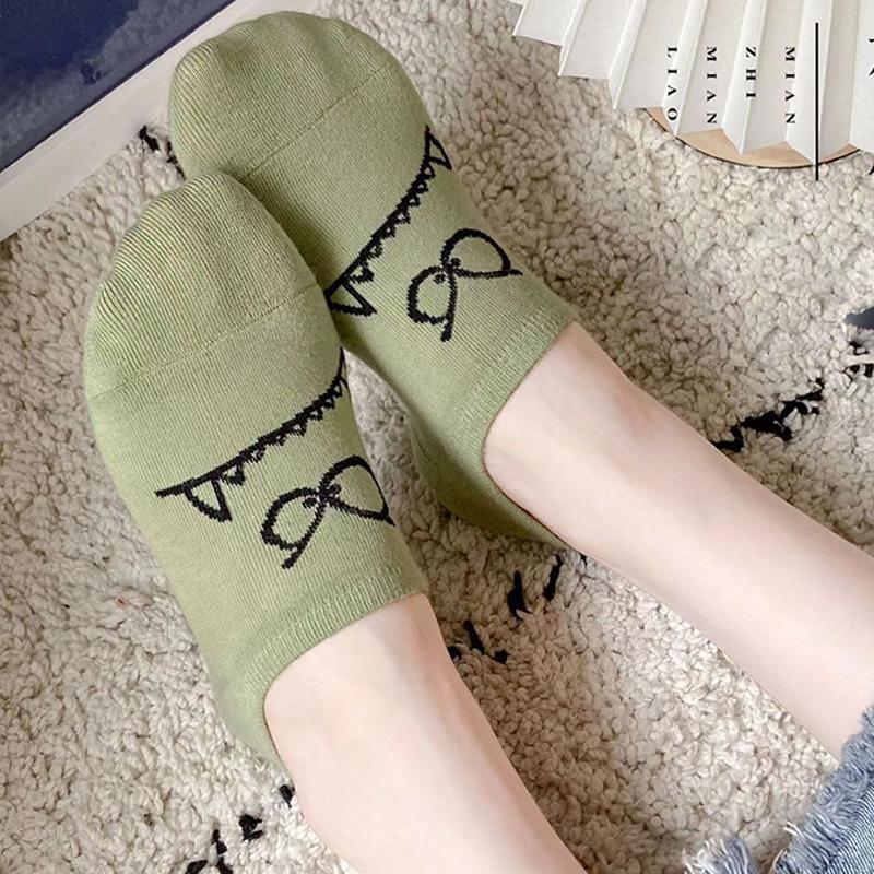 5 Paires Chaussettes Bateau Cartoon Drôles Chaussettes pour Femmes Été Fines Invisibles Bouche Peu Profonde Japonaises Mignonnes Courtes