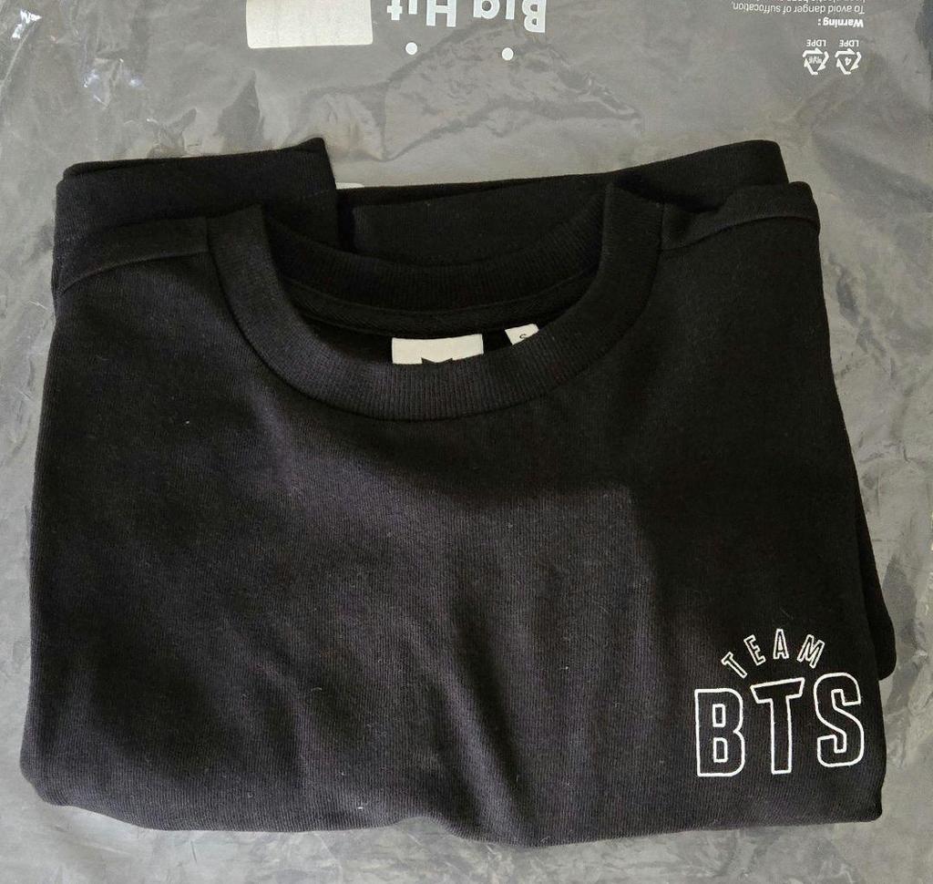 [USED] BTS Team T-shirt "V" Size S Official