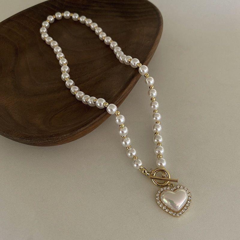 Elegant Diamond Heart & Pearl Necklace - Women's High-End Choker for Autumn/Winter Fashion